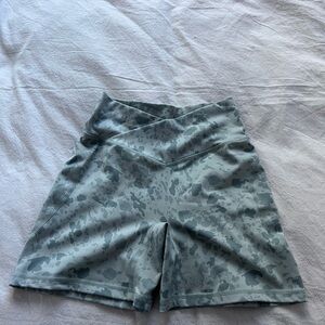 Alphalete grey shorts